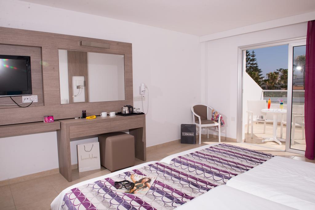 New Famagusta Hotel & Suites Aya Napa Oda fotoğraf